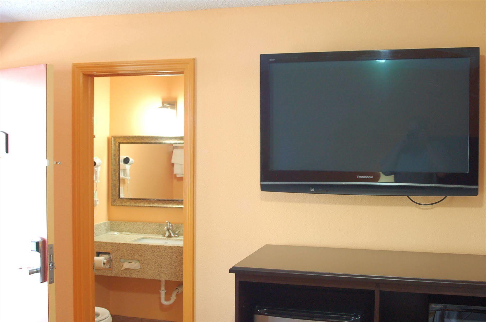 Blue Sky Inn Glens Falls-Saratoga-Lake George Екстер'єр фото