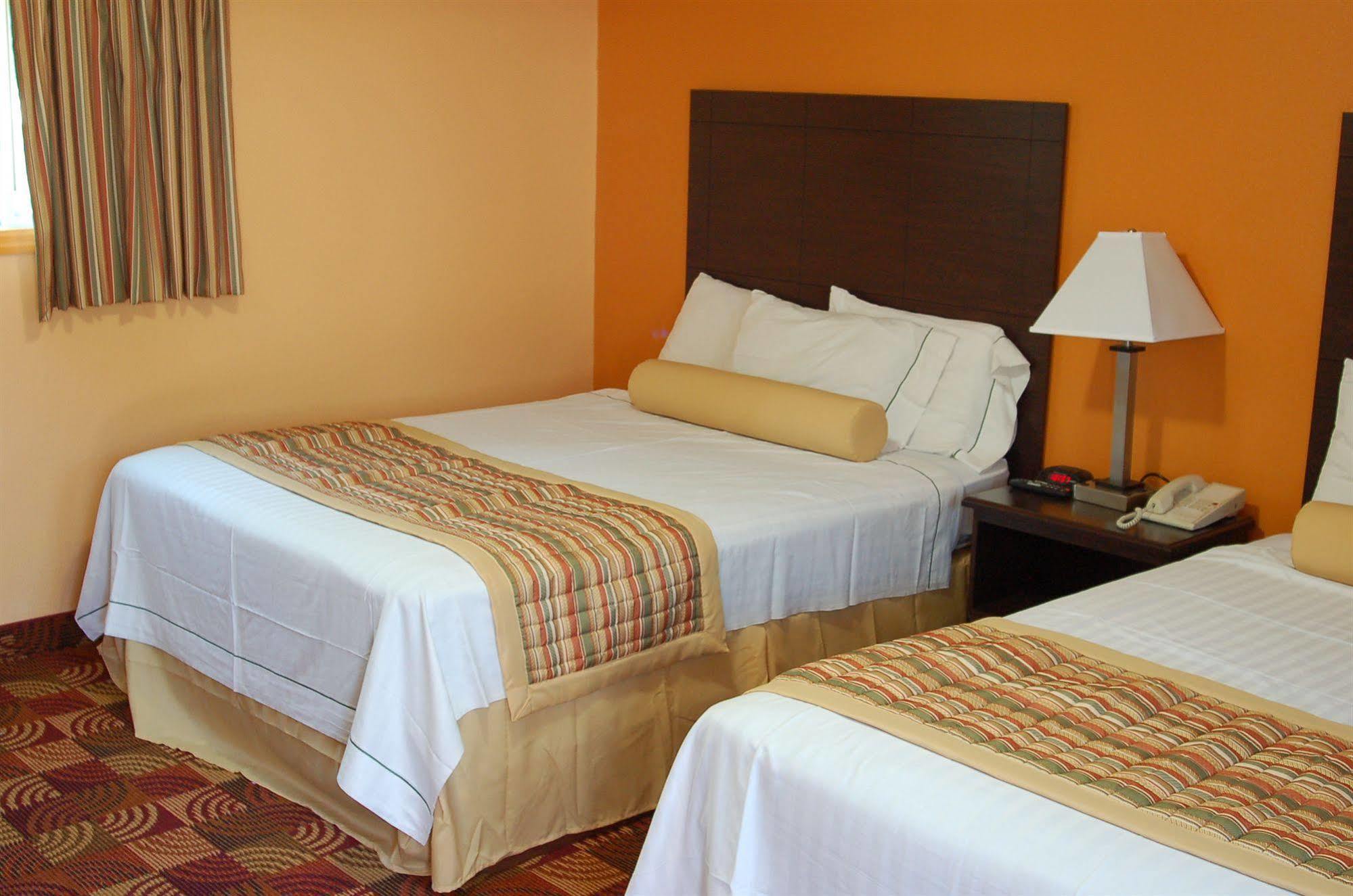 Blue Sky Inn Glens Falls-Saratoga-Lake George Екстер'єр фото