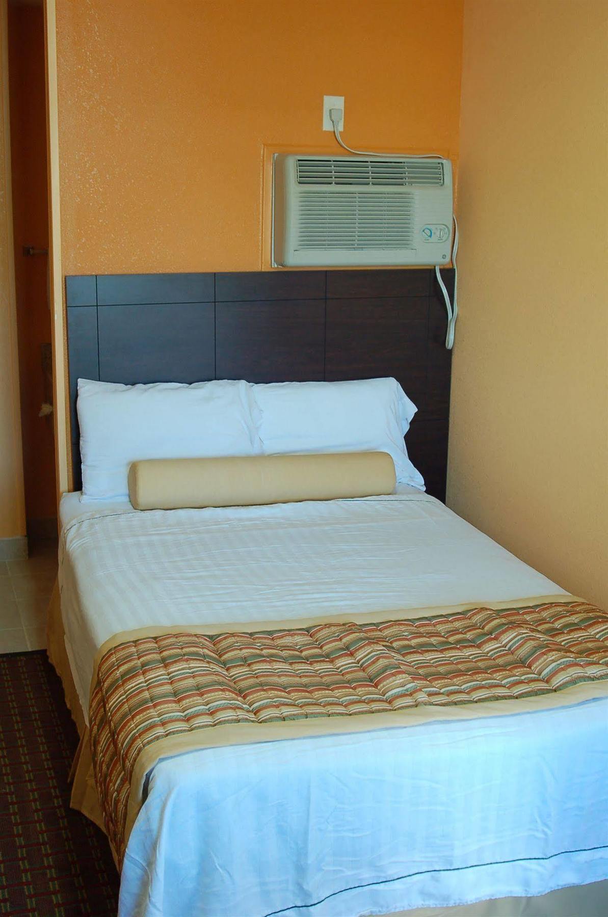 Blue Sky Inn Glens Falls-Saratoga-Lake George Екстер'єр фото
