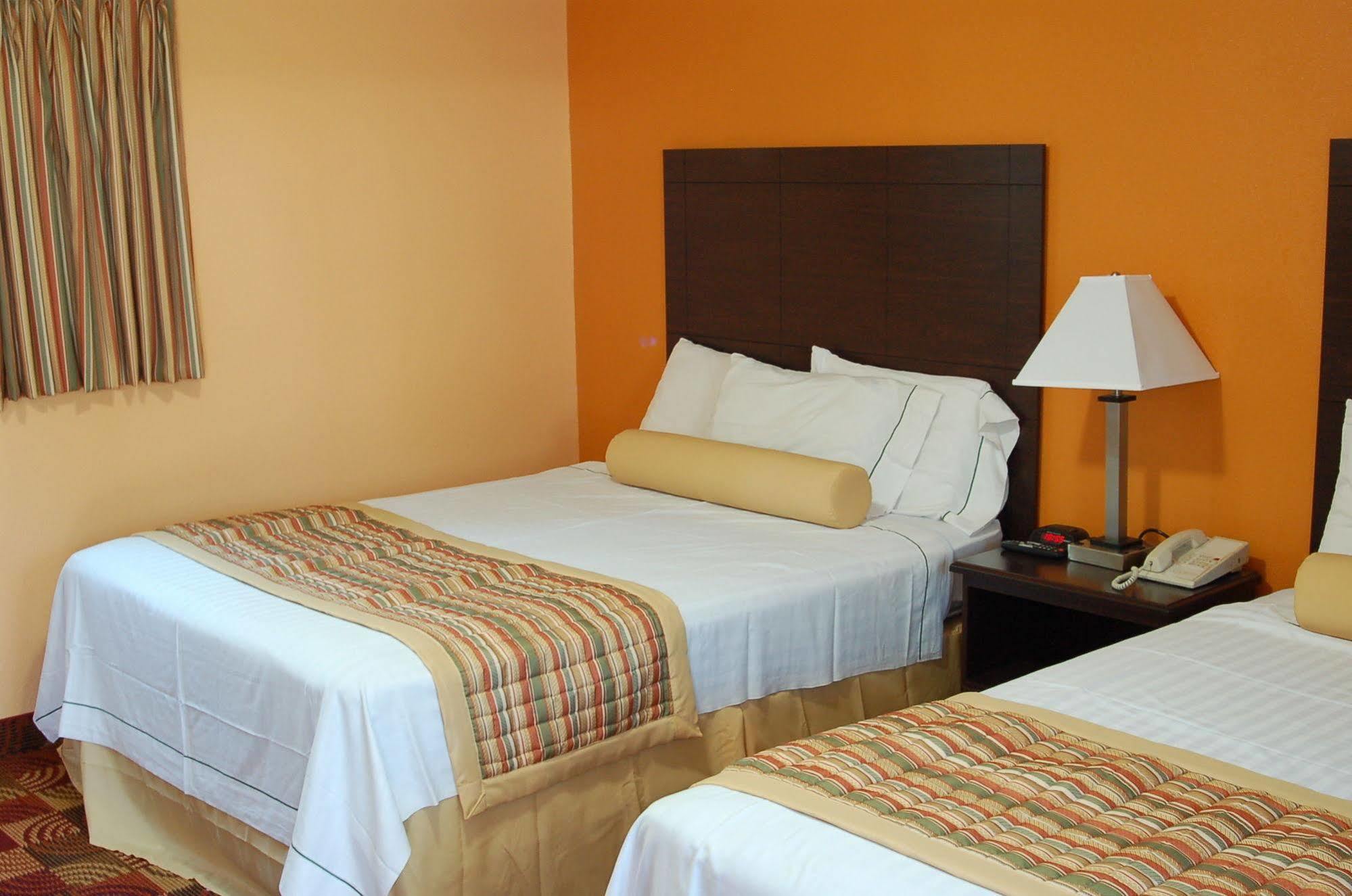 Blue Sky Inn Glens Falls-Saratoga-Lake George Екстер'єр фото